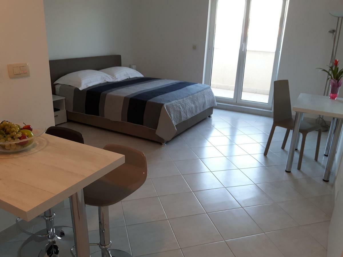 Apartments Nika Trogir Zewnętrze zdjęcie
